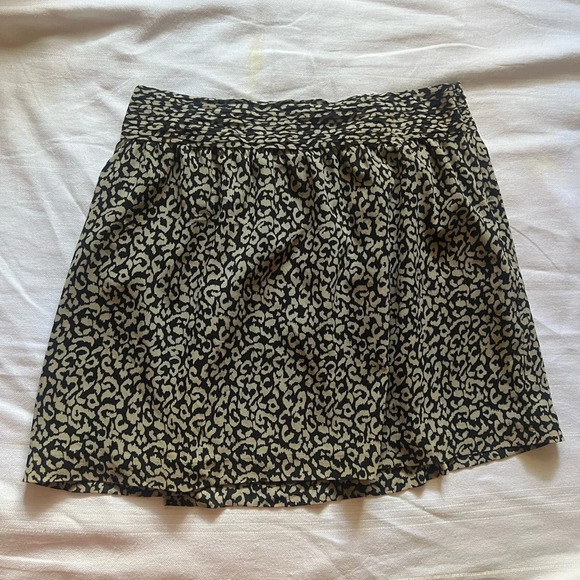 🖤Ann Taylor Loft Animal Print Skirt 🖤 - Picture 3 of 4